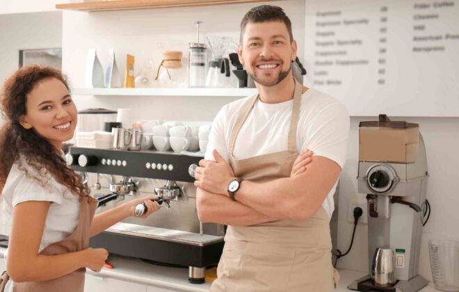 dipendenti felici che seguono uno schema turni di lavoro