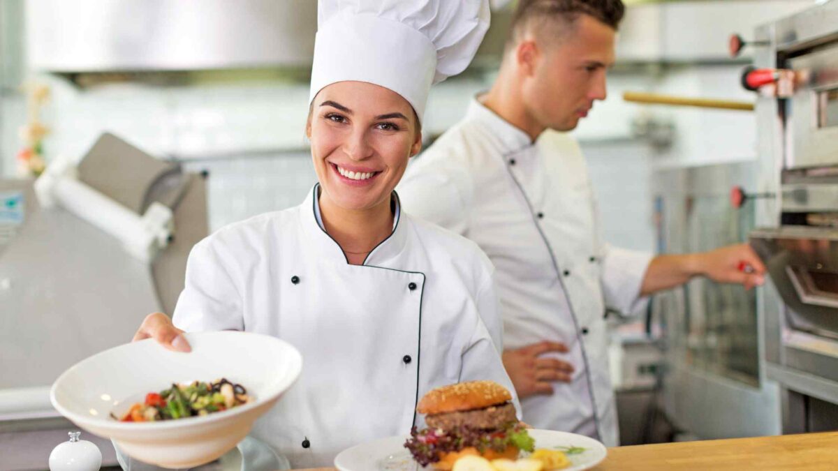 automazione turni di lavoro in settori ristorazione e ospitalità