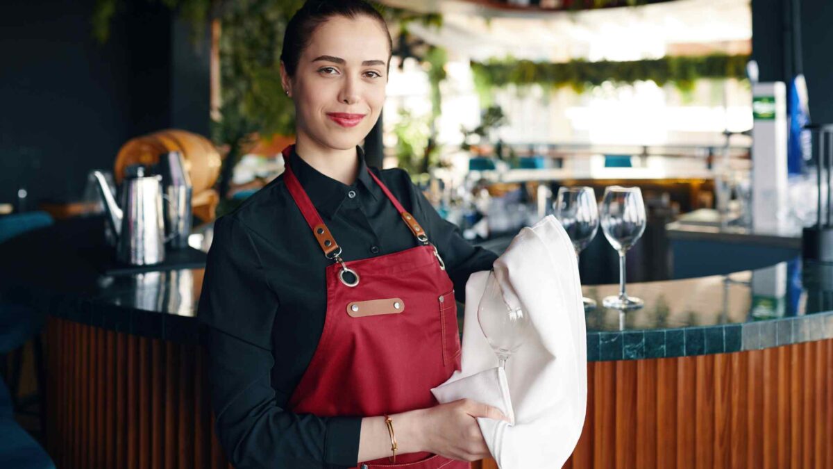 in ristorazione personale contento con invio automatico di cob comunicazione obbligatoria